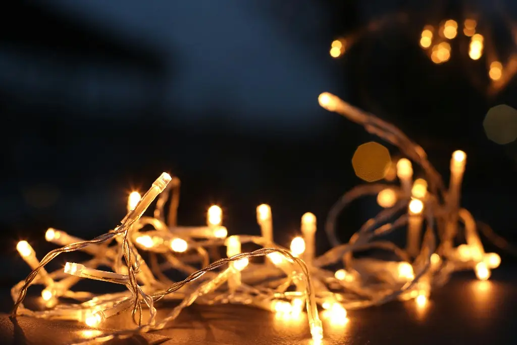 Imagen Consejos para prevenir sobrecargas eléctricas con las luces navideñas