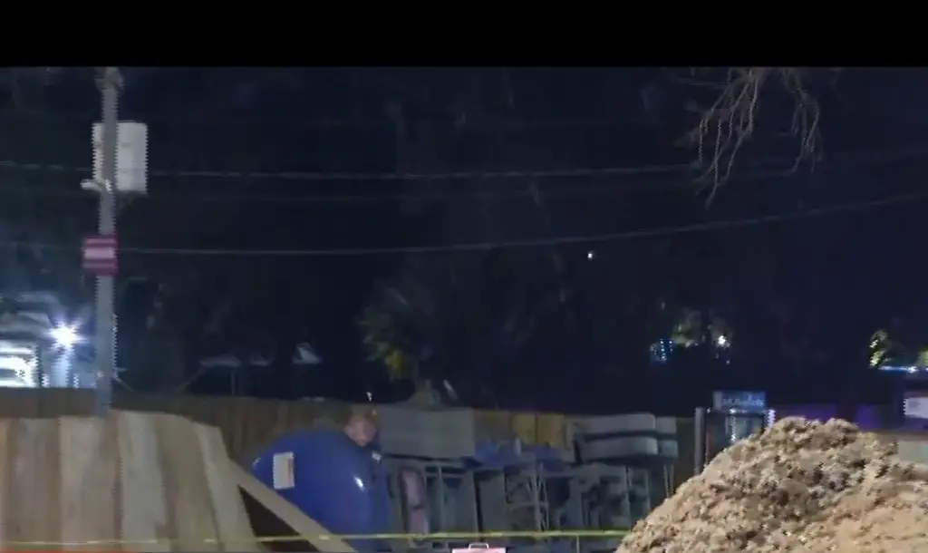 Imagen Vuelca pipa cargada de gasolina. Hay cortes a la circulación