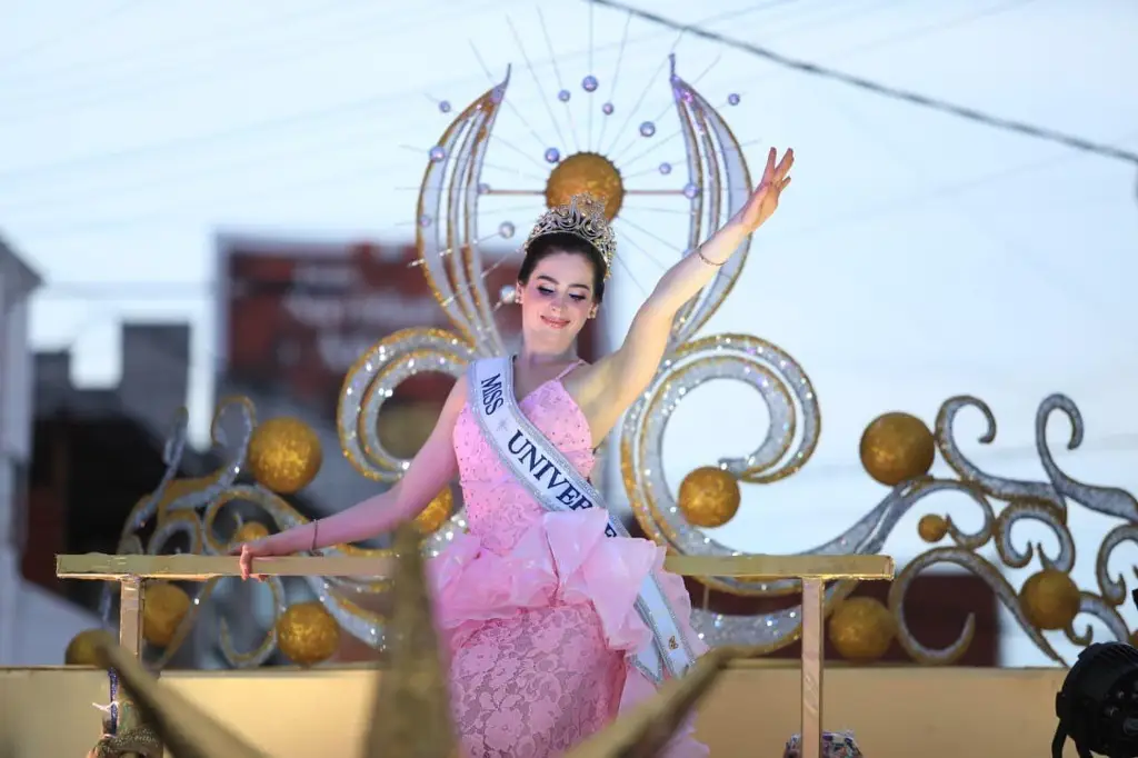 Imagen Tabasco se entrega a Miss Universo 2025 Fátima Bosch a su regreso (+Video)