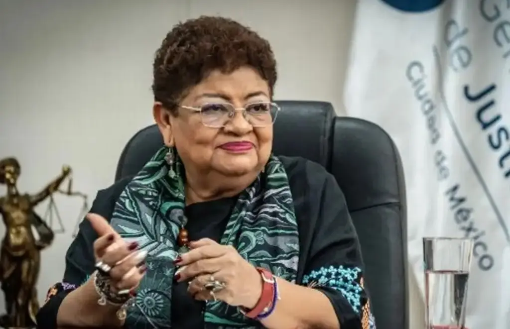 Imagen Ven difícil que Ernestina Godoy sea independente al frente de la FGR