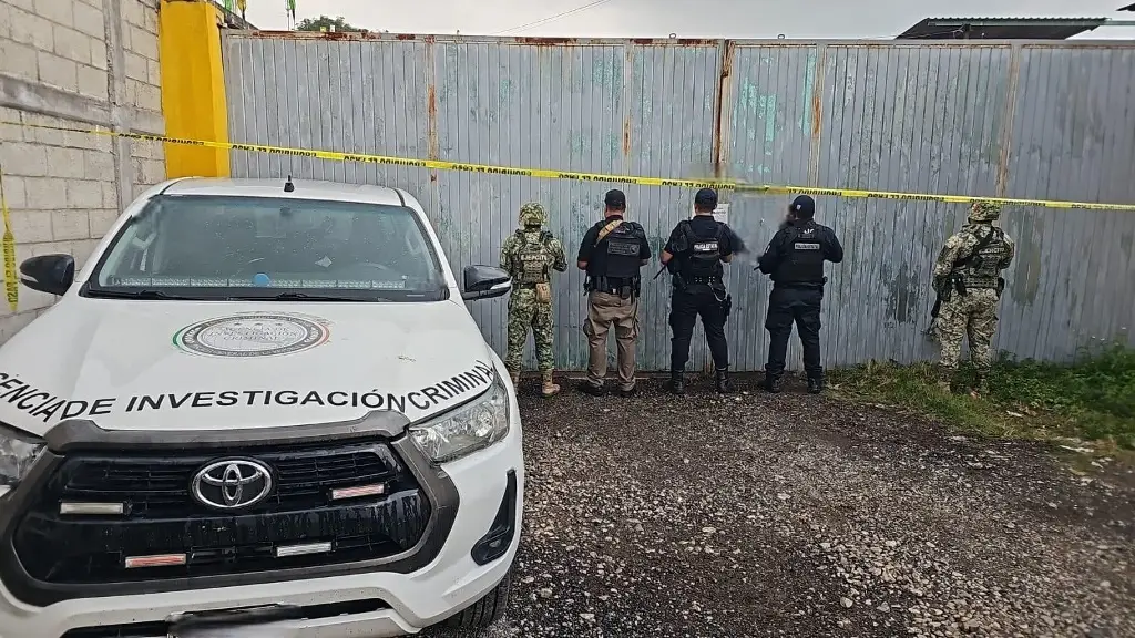 Imagen Aseguran 32 mil litros de huachicol y traileres en Yanga, Veracruz