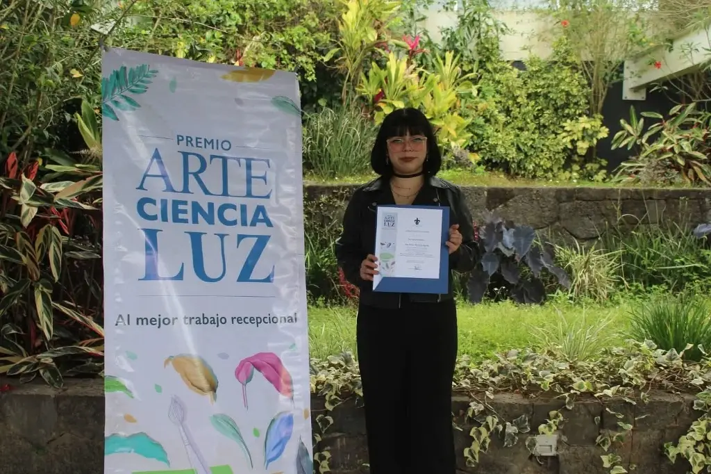 Imagen Joven que ganó premio sobre estudio del VIH en Veracruz pide erradicar la desinformación