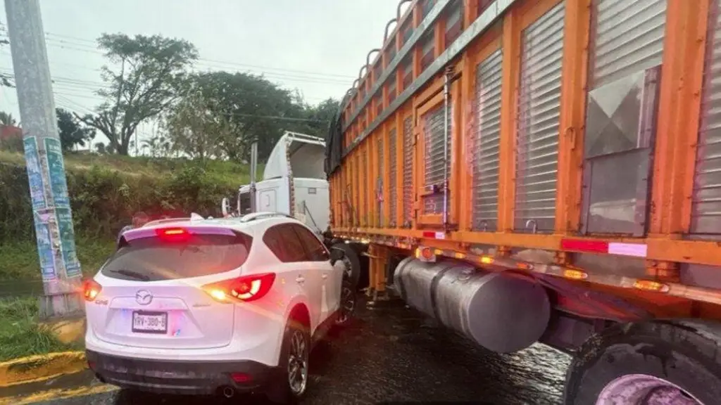 Imagen Se registra cierre parcial de circulación en carretera Xalapa - Veracruz