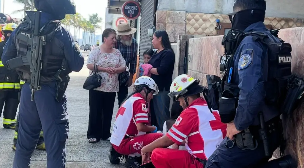 Jovencita se intoxica en bulevar Ávila Camacho de Veracruz 