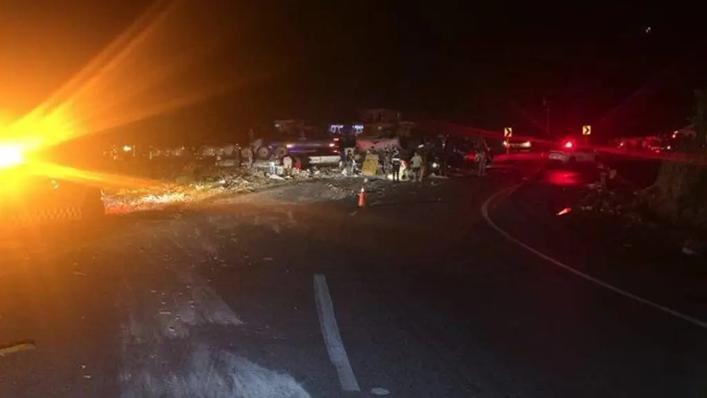 Imagen Reportan cierre de circulación por accidente en carretera de Veracruz. Precaución