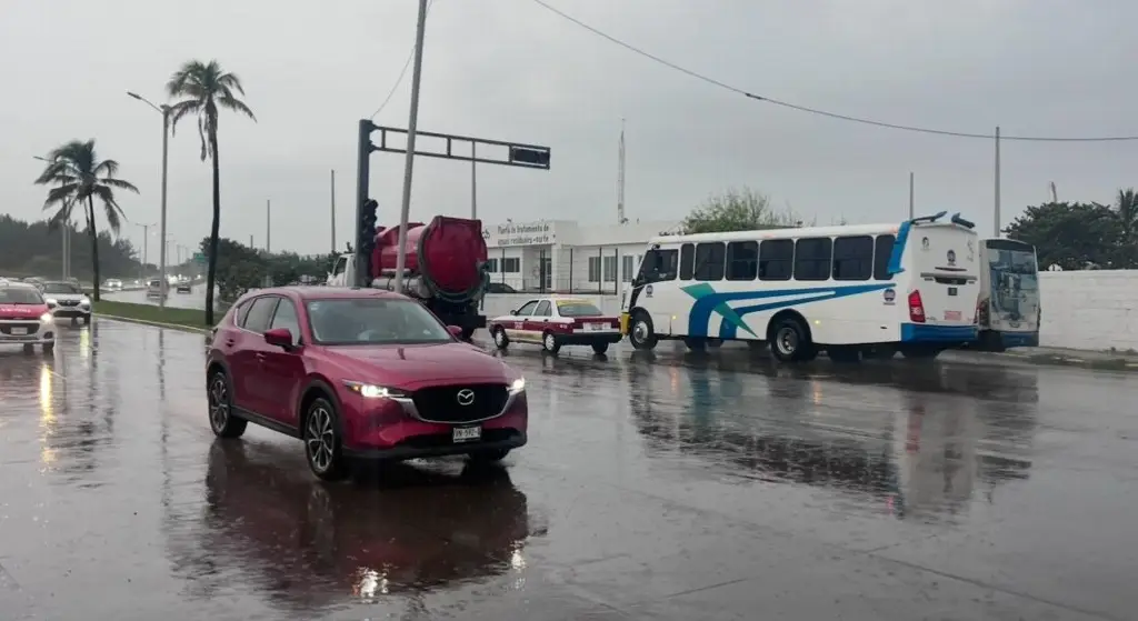 Semáforos sin funcionar en Fidel Velázquez