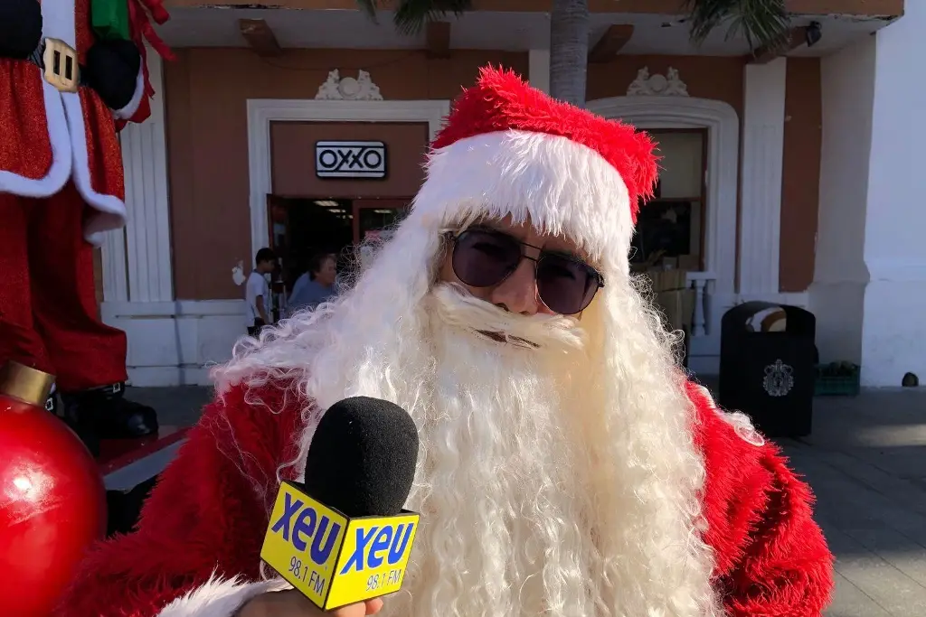 'La magia de la Navidad sigue viva': Santa Claus visita el Centro de Veracruz 