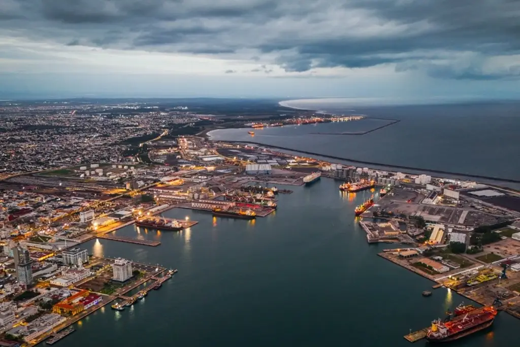 Imagen Ley aduanera podría encarecer mercancías que llegan a veracruz: Agentes Aduanales