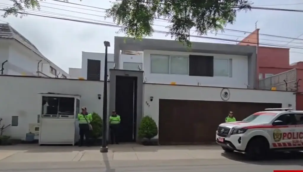 Aumentan seguridad en Embajada de México en Perú