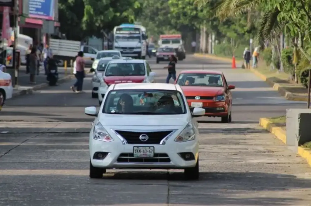 Imagen En 2026 habrá reemplacamiento para todos los automóviles en Veracruz: Nahle