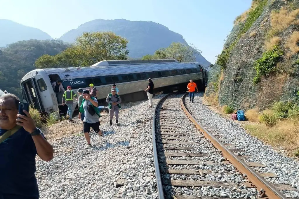 Imagen Publican lista de fallecidos por descarrilamiento del Tren Interoceánico en Oaxaca