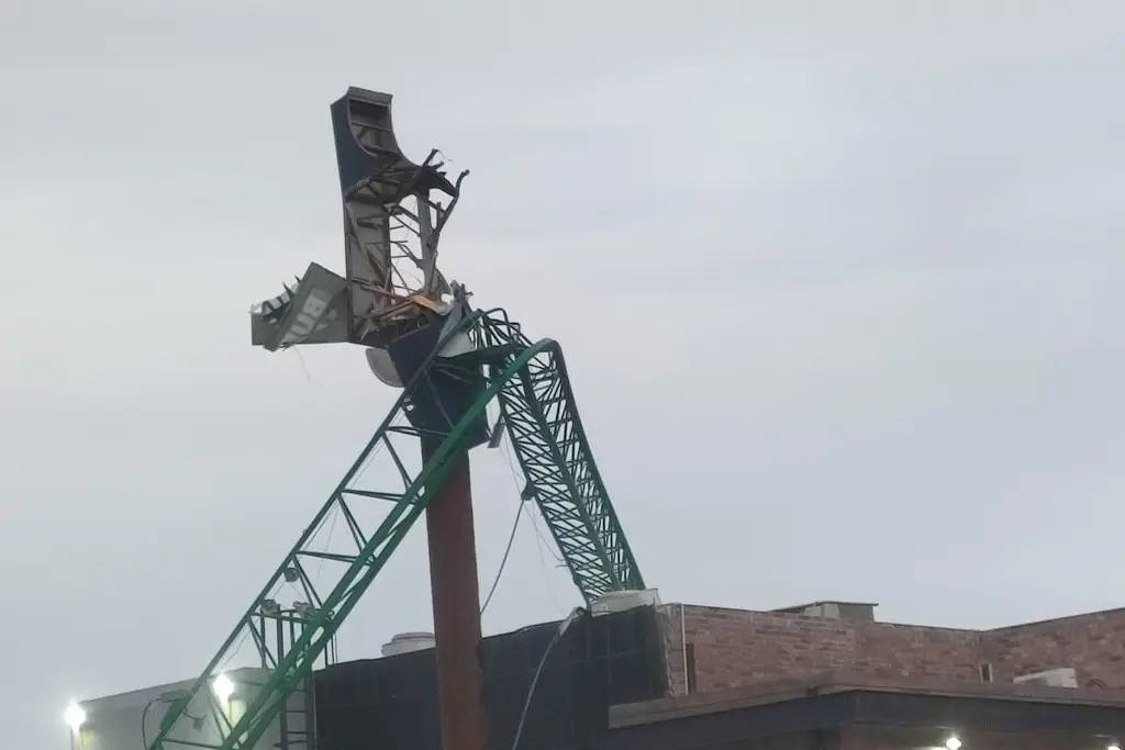 Imagen PC revela posible causa de la caída de torre grúa en bulevar de Boca del Río, Veracruz