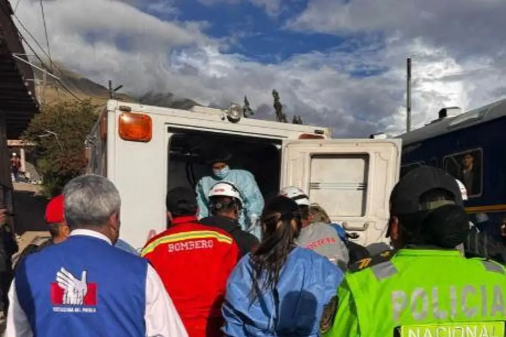Imagen Un total de 107 turistas heridos fueron atendidos tras choque de trenes en Perú