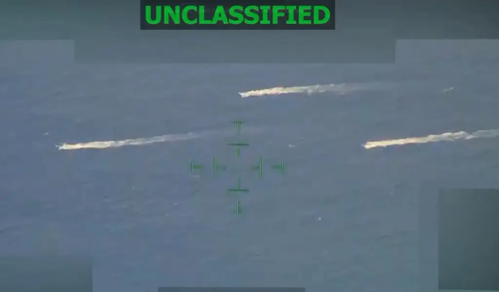 Imagen EU destruye otras tres lanchas supuestamente vinculadas al narcotráfico