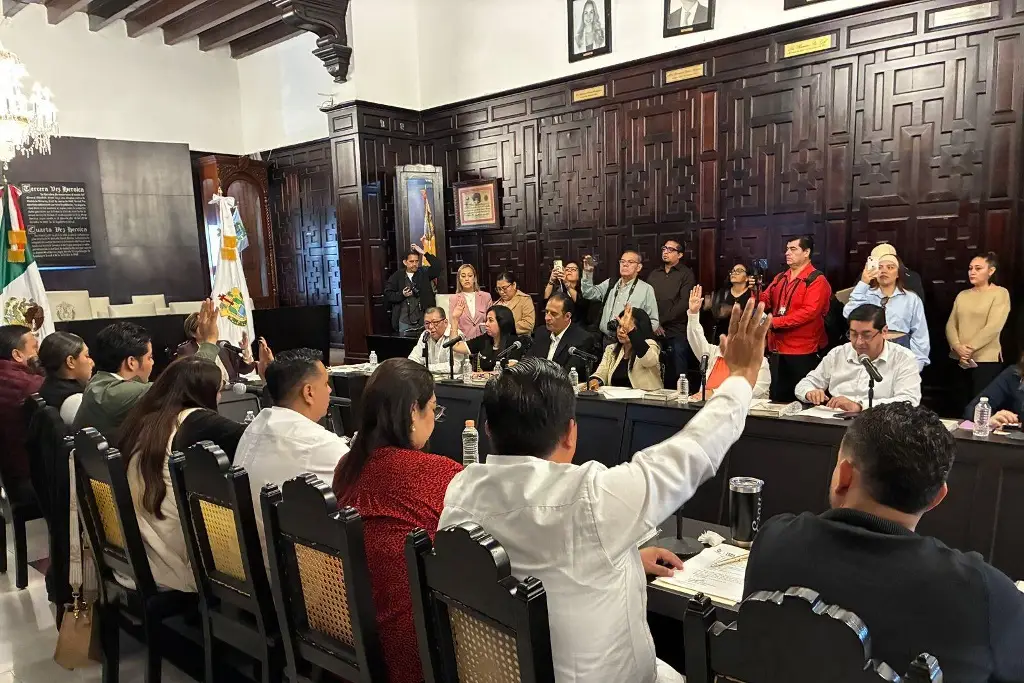 Imagen Cabildo de Veracruz aprueba auditar a Grupo Mas para revisar concesión de agua 