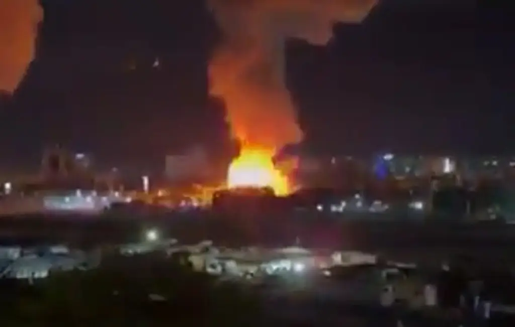 Imagen Reportan explosiones y sobrevuelo de aviones en Venezuela