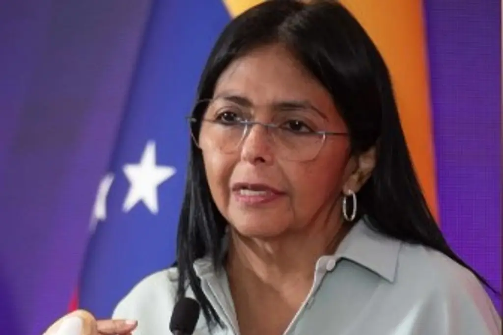 Imagen Trump anuncia que EU negocia la transición con vicepresidenta de Venezuela