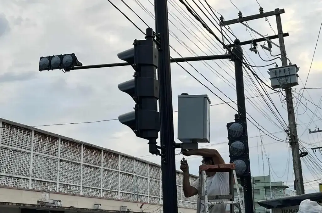Imagen Robo de cable provocó afectación en semáforos de Veracruz 