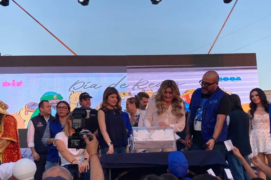 Imagen En Boca del Río entregan más de 5 mil juguetes para niños en Día de Reyes