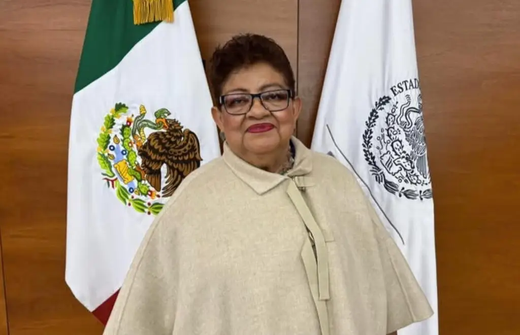 Imagen Ernestina Godoy nombra a 10 funcionarios de la FGR; ocho ocuparán puestos clave