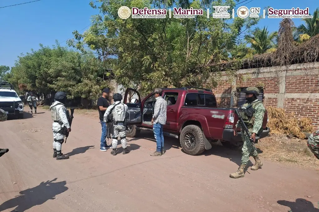 Imagen Detienen a 12 en aseguramiento de toma clandestina en Michoacán