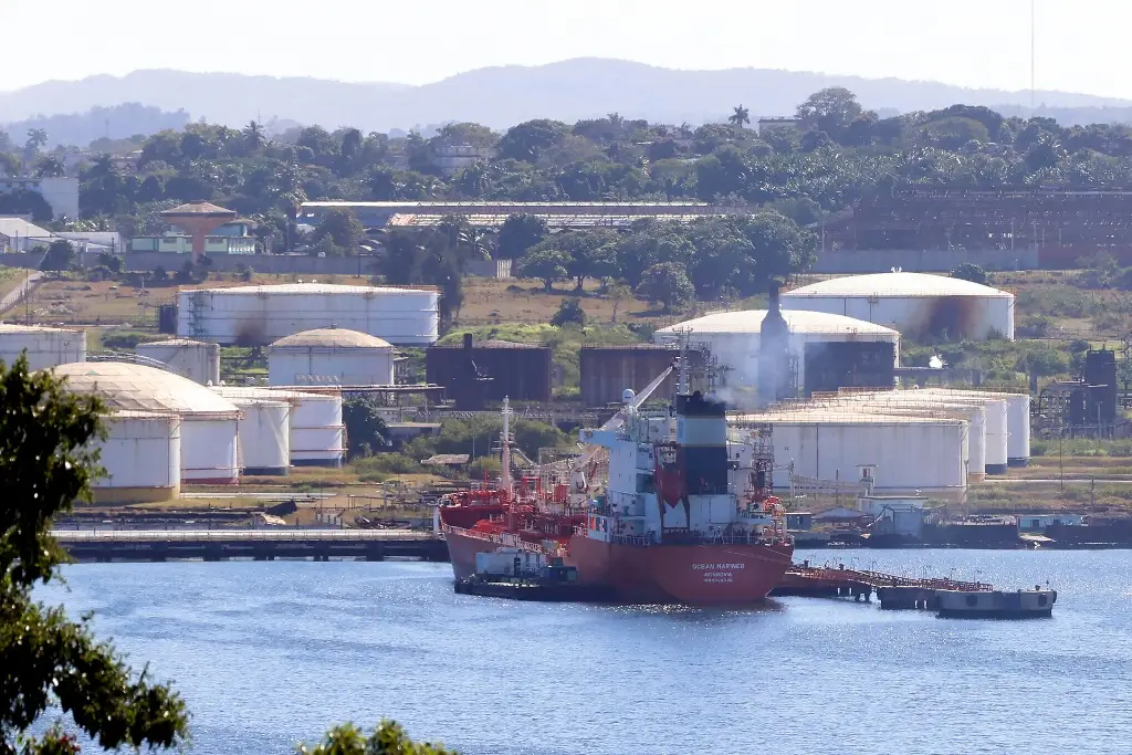 Imagen México envía cerca de 86 mil barriles de combustible a Cuba, según investigador de la Universidad de Texas