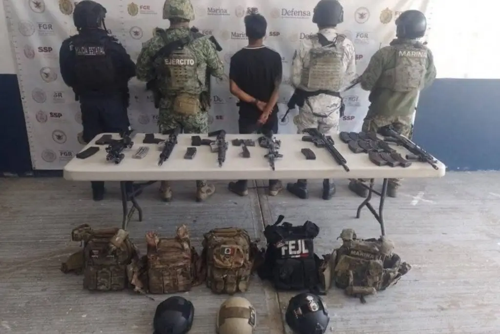 Imagen Detienen a un menor y aseguran armas tras enfrentamiento en Cuichapa, Veracruz