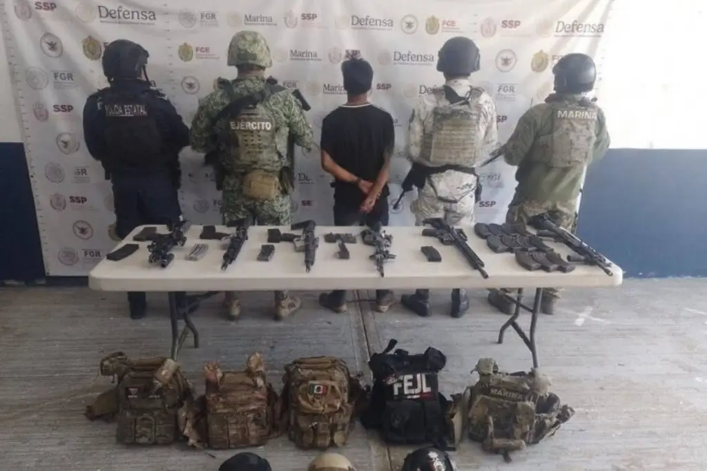 Imagen Detienen a menor y aseguran armas tras enfrentamiento en Cuichapa, Veracruz