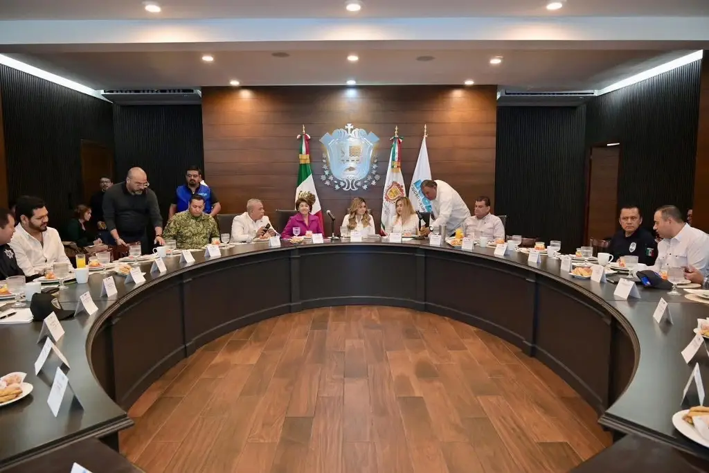 Imagen Alcaldes se reúnen en Boca del Río para abordar el tema de seguridad