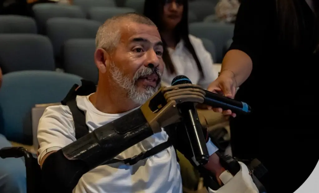 Imagen Esto podrá hacer el señor que tuvo acceso a prótesis tras perder sus brazos en Veracruz