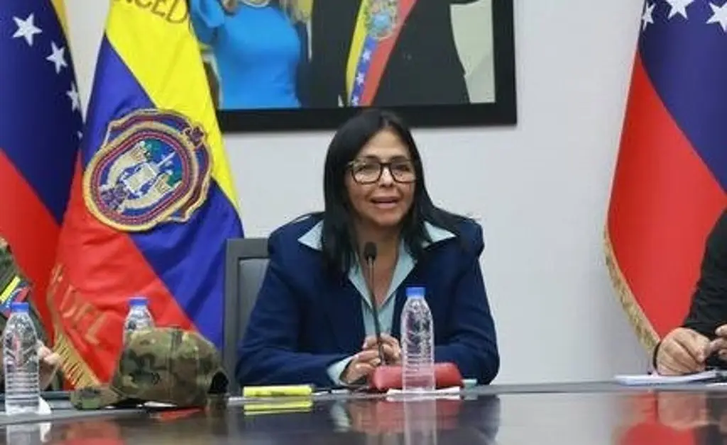 Imagen Delcy Rodríguez anuncia reforma petrolera en Venezuela tras incursión de EU