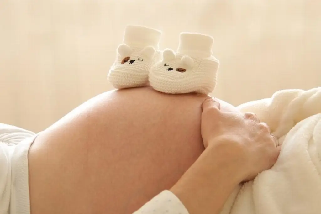 ¿Paracetamol en el embarazo eleva riesgo de autismo, TDAH o discapacidad en niños?