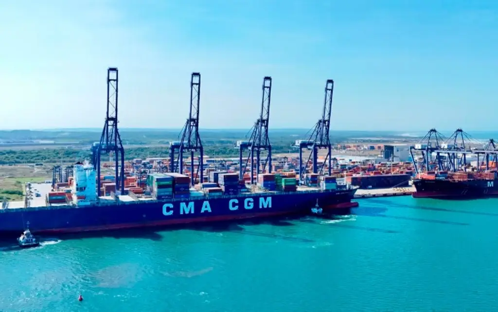 Imagen Hutchison Ports ICAVE recibe el buque portacontenedores más grande de la historia de Veracruz