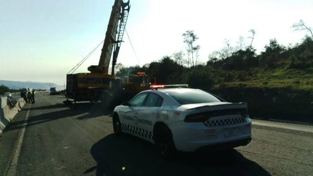 Imagen Reportan cierre por accidente en carretera de Veracruz este sábado. Precaución