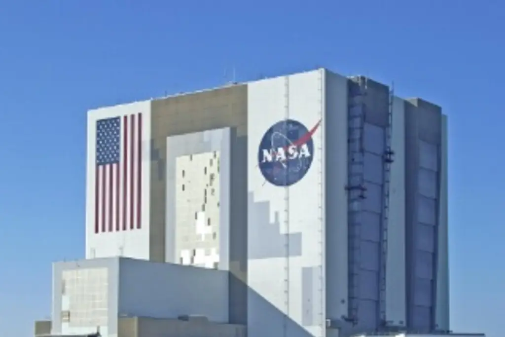 El lanzamiento tripulado de la NASA a la Luna contará con un microsatélite argentino