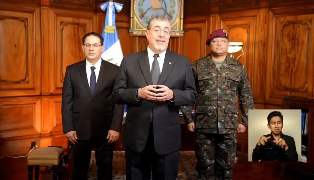 Presidente declara estado de sitio tras ola de violencia de las pandillas en Guatemala