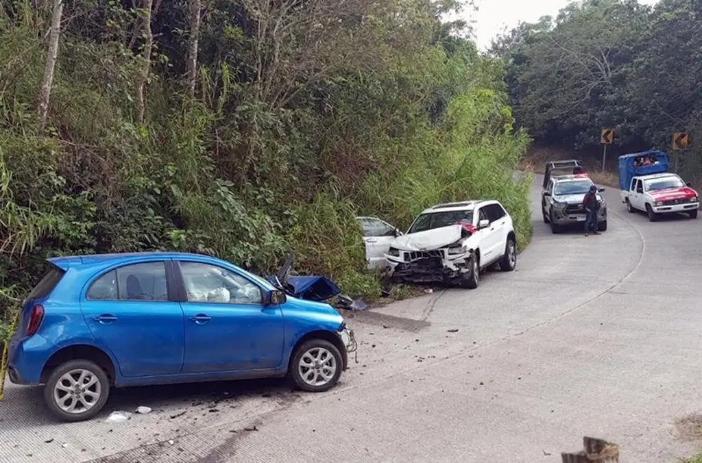 Imagen Se accidenta en carretera alcalde de Alto Lucero: esto se sabe