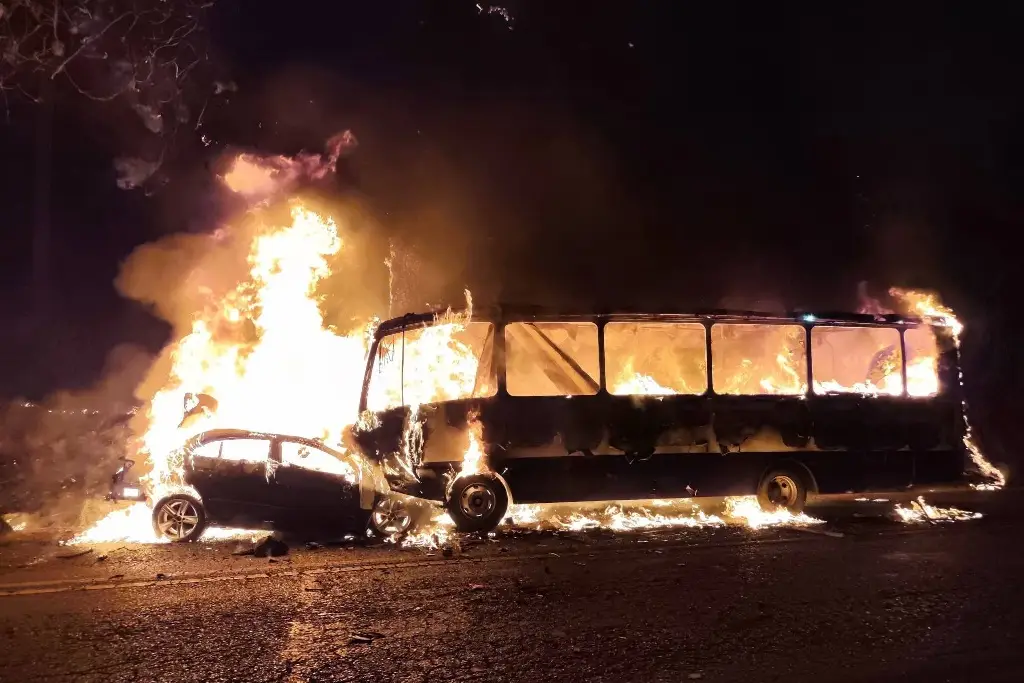 Imagen Tragedia en la México - Cuernavaca: choque frontal con autobús deja 4 muertos 