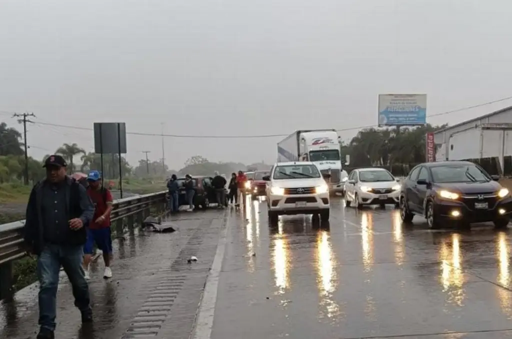 Imagen Lluvia provoca tres accidentes en autopista Puebla–Veracruz