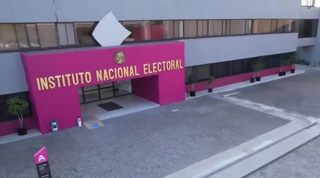 Imagen Tienen que tomarse en cuenta a partidos políticos para reforma electoral: Analista 
