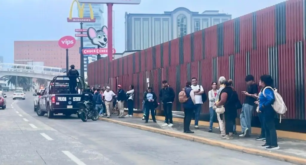 Imagen Continúa  la falta de camiones en Boca del Río 