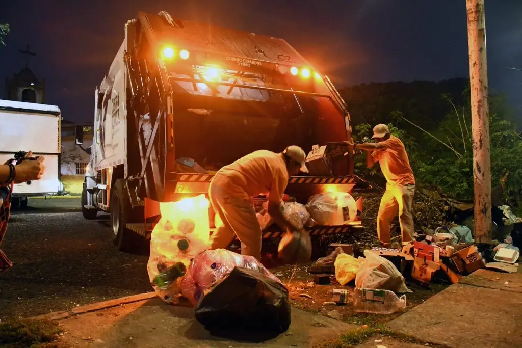Imagen Anuncian 10 rutas diarias más de recolección de basura en Veracruz