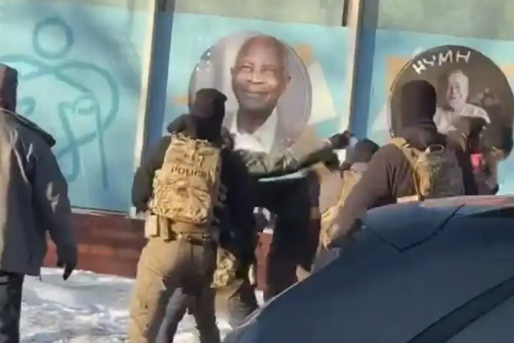 Imagen Instalarán esto en el cuerpo de los agentes de ICE tras la muerte de dos personas