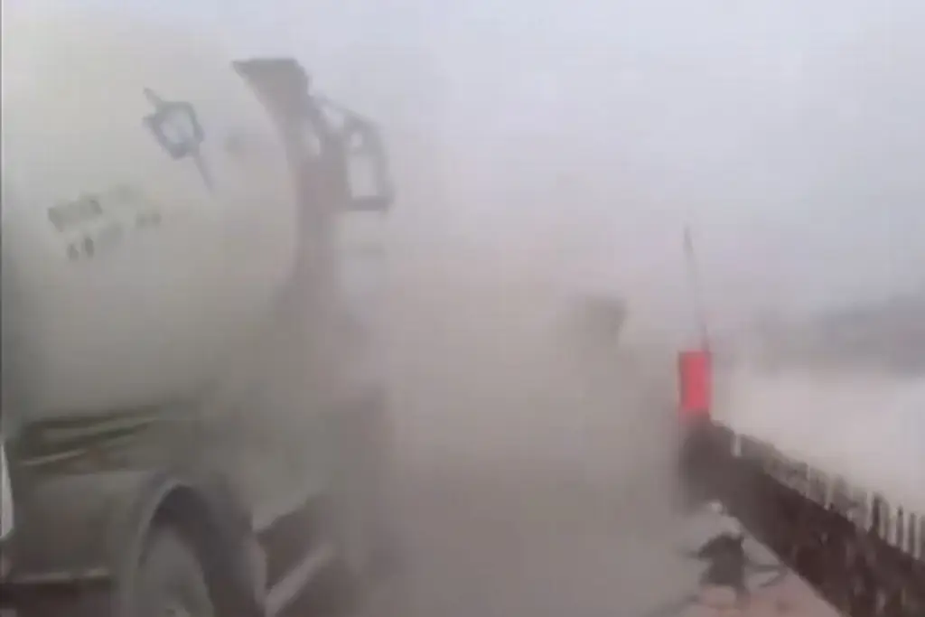 Imagen Impresionante colapso en puente deja 5 muertos en China (+Video)