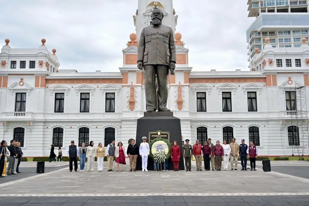 Imagen Conmemoran en Veracruz aniversario de la promulgación de la Constitución 