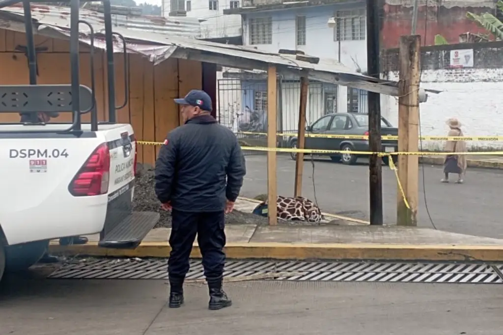 Imagen Hombre muere en calles de Mariano Escobedo