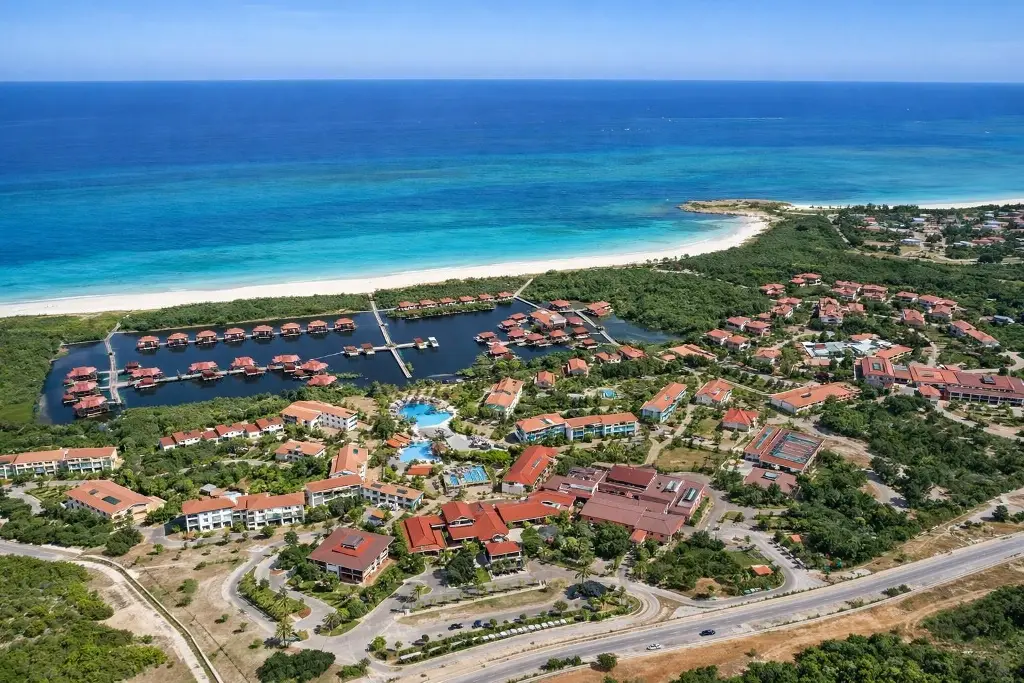 Imagen Cuba cierra hoteles y reubica a turistas ante desabasto de combustible