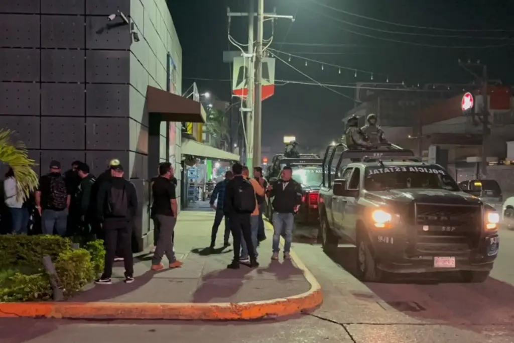 Imagen Clausuran bares por faltas administrativas en Poza Rica, Veracruz 