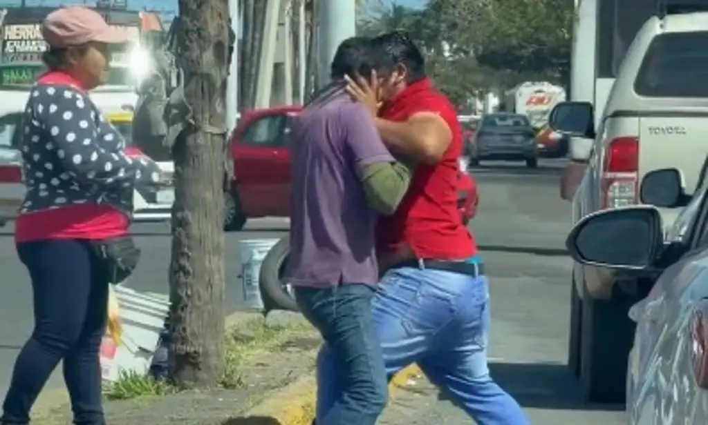 Imagen Captan otra pelea en plena avenida de Veracruz (+Video) 