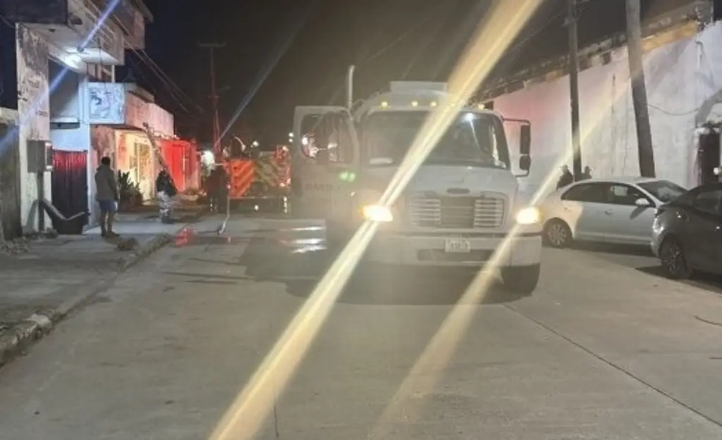Imagen Marina brinda apoyo en conato de incendio en domicilio de Coatzacoalcos, Veracruz